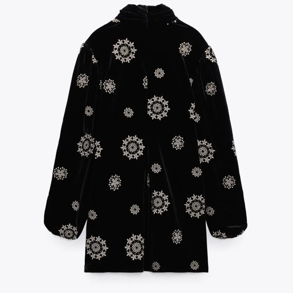 ZARA EMBROIDERED VELVET DRESS
BLACK - REF. 2731/339 - Picture 7 of 8